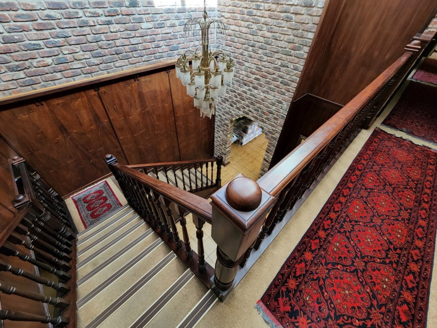 5 Bedroom Property for Sale in Mooivallei Park North West